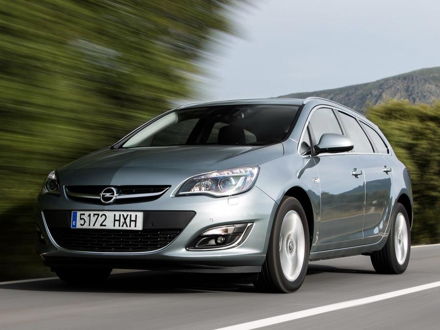  Opel Astra Sports Tourer 2012 года  (фото 9 из 17)